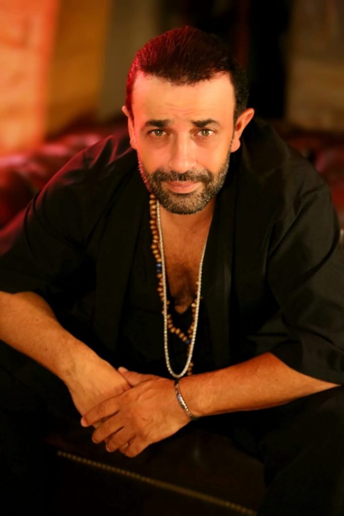 IMG-20260824-WA0084-683x1024 هيثم زيّاد ينفض غبار الحروب ويدعو جمهوره للفرح والمرح والدلع.